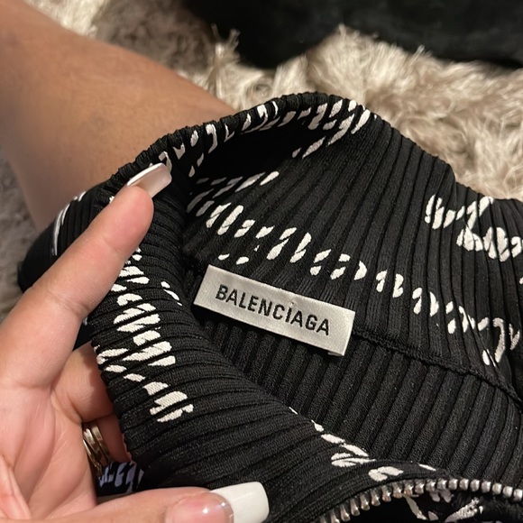 Brand New Authentic Balenciaga Sweater - Picture 4 of 4